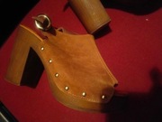 Venezia: rude sandały na koturnie 37