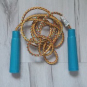 Stara kolorowa skakanka Aga Nowa