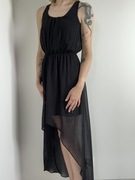 Czarna sukienka maxi z asymetrycznym dołem rozm. XS Atmosphere