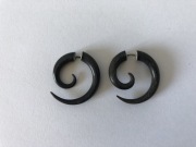 Kolczyki etniczne z rogu „fake tunnels” rękodzieło