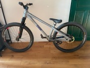 Nowy rower dirt DMR RHYTHM, jak decade two6player 