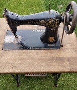 Stara przedwojenna maszyna do szycia Singer