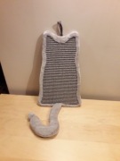 NOWY DRAPAK DLA KOTA WISZĄCY NA ŚCIANĘ.