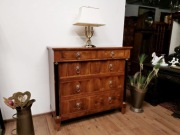 Wspaniała komoda w stylu klasycznym 844/2025