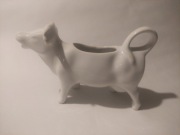 Revol francuska porcelana - mlecznik krowa biały