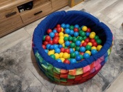 Basen z kulkami kolorowy