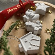 Mini zawieszki na choinkę - 64 sztuki