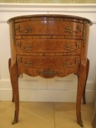 Komoda antyczna w stylu ludwikowskim 