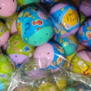 Kapsułka 45mm jajko z niespodzianką 200szt