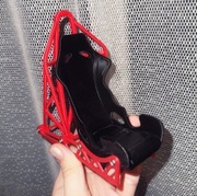 Podstawka pod telefon w kształcie fotela samochodowego