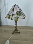 Lampa stołowa w stylu Tiffany – witrażowy klosz, vintage