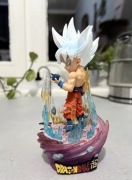 Figurka Dragon Ball Goku Ultra Instinct