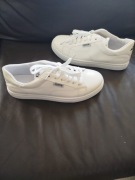 Buty damskie białe sneakersy rozmiar 39 wkładka 25 cm wygodne