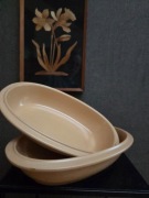Dwie ceramiczne owalne miski, Boleslawiec, piaskowe