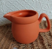 Piękny, nowy Dzbanek gliniany, kamionka