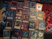 zestaw 250 niepowtarzalnych i oryginalnych kart Yu-Gi-Oh!