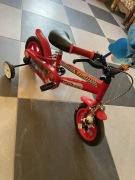 Rowerek z bocznymi kółkami z motywem Auta Disney Pixar 10 calowe koła