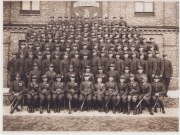 10 KOMPANIA SP~ Duża fotografia 23x17,5 cm~ Oficerowie szable odznaczenia