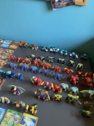 karty i figurki gormiti