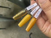 Zestaw lakierów hybrydowych do paznokci.