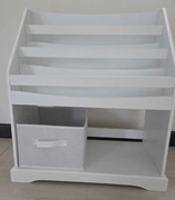 Piękna biblioteczka do przechowywania książeczek dla dzieci 