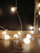 Żarówki dekoracyjne na kablu, lampki do zawieszenia mleczne