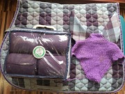 Zestaw Czaprak, Owijki i Nauszniki Mustang + książka i dodatki