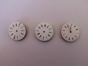 Trzy mechanizmy małych kieszonkowych na chodzie