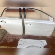 Drzwi , błotnik toyota auris