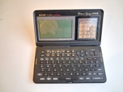 Organizer kalkulator Sharp IQ-810M