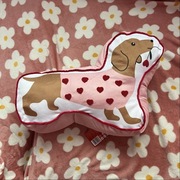 Poduszka dekoracyjna piesek pies jamnik jamniczek na walentynki smukee