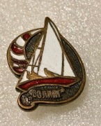 Jacht Soling, projekt z 1964 roku, konstruktor Jan Linge, emalia wypalana