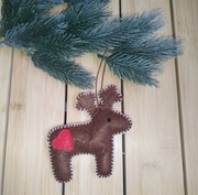 Zawieszka filcowa na choinkę, renifer ciemny brąz, święta