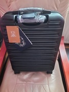 Mała walizka WITTCHEN z ABS-u w poziome tłoczenie czarna.