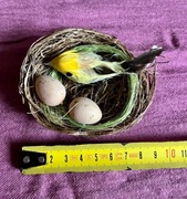 Ozdoba wielkanocna gniazdko z ptaszkiem z jajkami