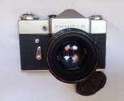 Aparat Zenit B, z obiektywem HELIOS-44-2.