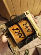 Transformator 220 V / 24 V - 0,4 A. 1,80 kg.