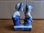 Całująca się para kochankowie figurka ceramiczna