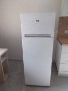 Lodówka BEKO RDSA240K20W z zamrażalnikiem górnym 146cm