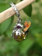 Charms zawieszka wisiorek do bransoletki łańcuszka, srebro 925  pszczoła