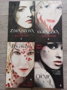 Książki Amy Meredith Zdradzona, Gorączka, Polowanie, Cienie.