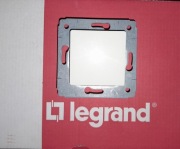 Łącznik  uniwersalny krzyżowy  LEGRAND CARIVA kremowy - nowy