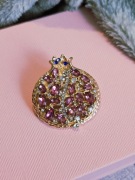 Dekoracykna broszka: owoc granatu 