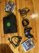 Konsola Xbox z grami.