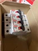 Wyłącznik nadprądowy B 32A 1P Legrand 605513 S301