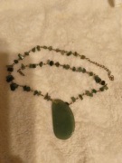 Piękny naszyjnik  z zawieszką z Agatu zielonego