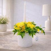 Stroik wielkanocny ze świecą żółte kwiaty dekoracja stołu handmade