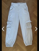 Jasne spodnie Bershka szerokie na gumce 