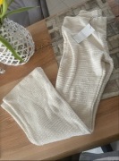 Spodnie Zara Kremowe spodnie z fakturowanej dzianiny