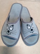 Kapcie damskie miękkie z haftem kota r. 38